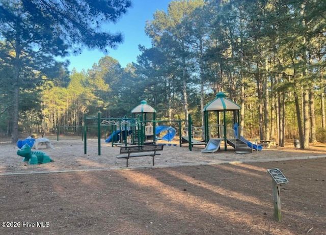 103 Pinnacle Court, West End, NC 27376