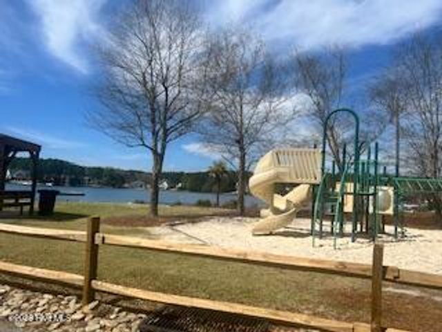 103 Pinnacle Court, West End, NC 27376