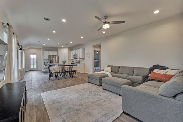 20010 Sienna Green Drive, Hockley, TX 77447