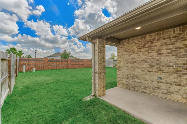 20010 Sienna Green Drive, Hockley, TX 77447