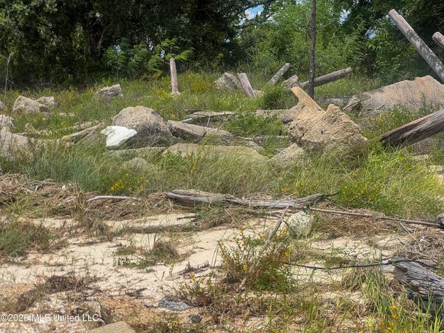 6417 Belle Fontaine Drive, Ocean Springs, MS 39564