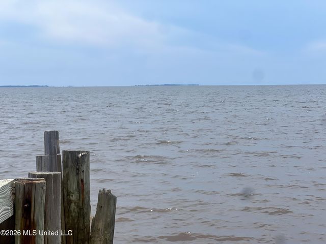 6417 Belle Fontaine Drive, Ocean Springs, MS 39564