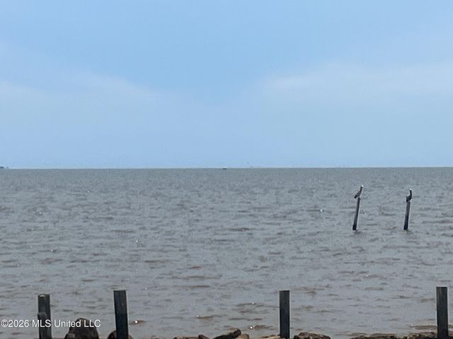 6417 Belle Fontaine Drive, Ocean Springs, MS 39564