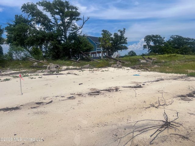 6417 Belle Fontaine Drive, Ocean Springs, MS 39564