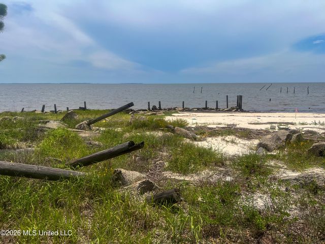 6417 Belle Fontaine Drive, Ocean Springs, MS 39564