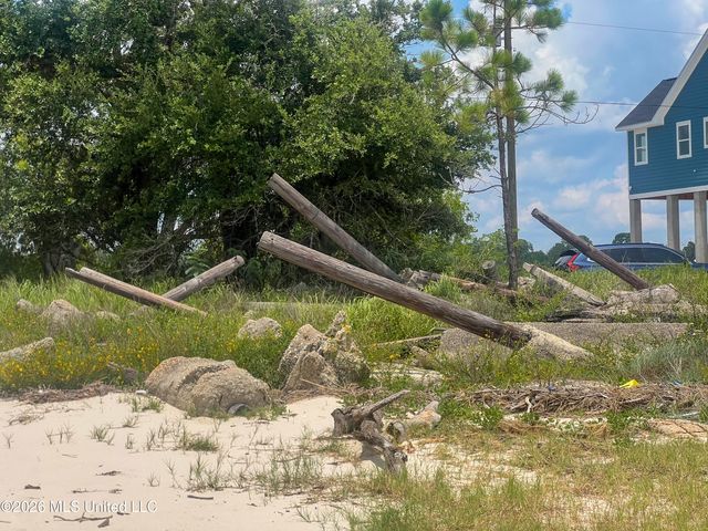 6417 Belle Fontaine Drive, Ocean Springs, MS 39564