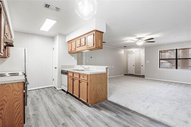 116 Pine Hollow Lane, Huntsville, TX 77320