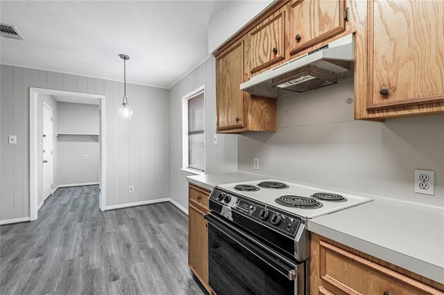 116 Pine Hollow Lane, Huntsville, TX 77320