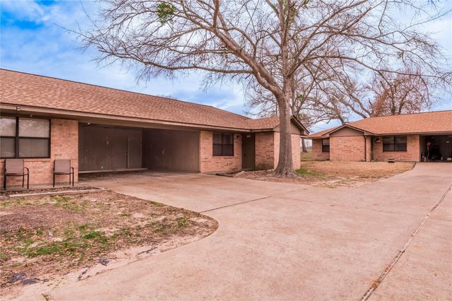 116 Pine Hollow Lane, Huntsville, TX 77320