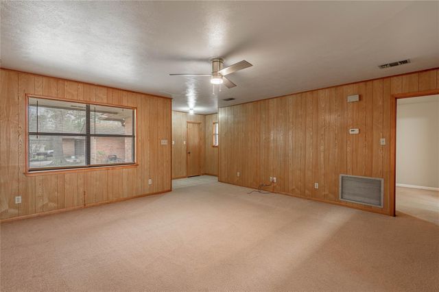 116 Pine Hollow Lane, Huntsville, TX 77320