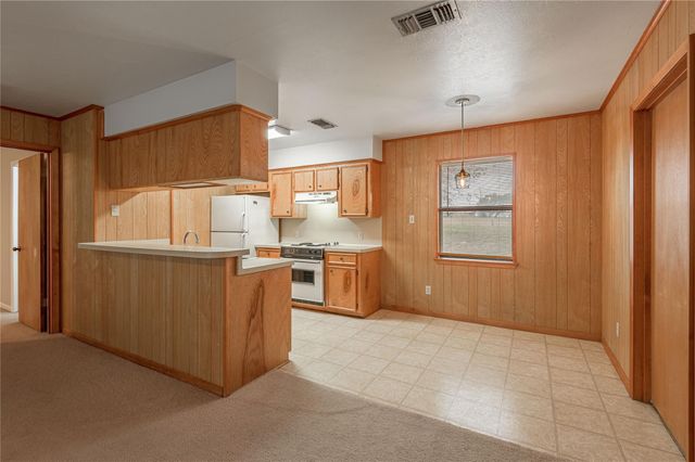 116 Pine Hollow Lane, Huntsville, TX 77320