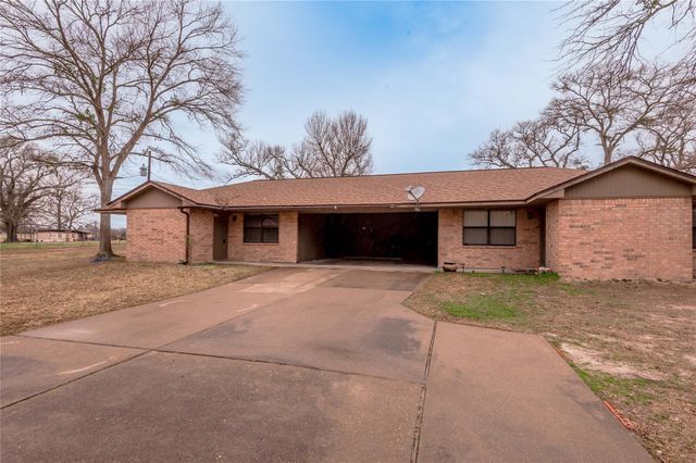 116 Pine Hollow Lane, Huntsville, TX 77320