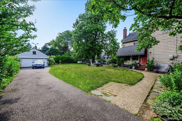 49 Hempstead Avenue, Malverne, NY 11565