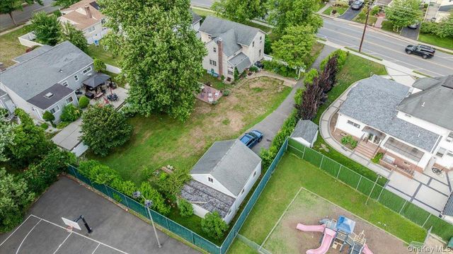 49 Hempstead Avenue, Malverne, NY 11565