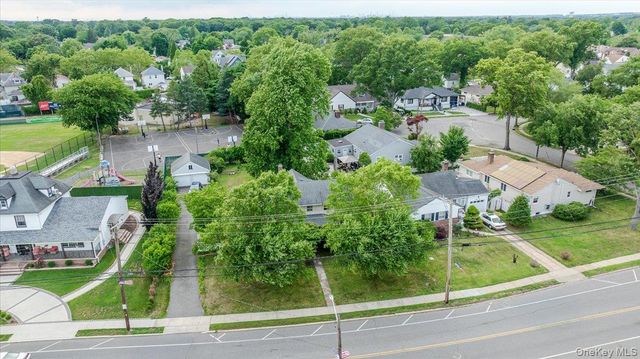 49 Hempstead Avenue, Malverne, NY 11565