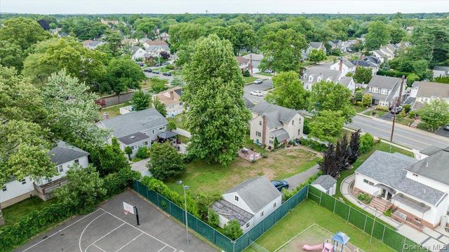 49 Hempstead Avenue, Malverne, NY 11565