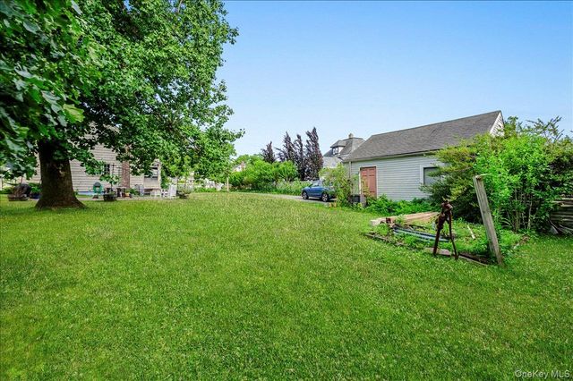 49 Hempstead Avenue, Malverne, NY 11565