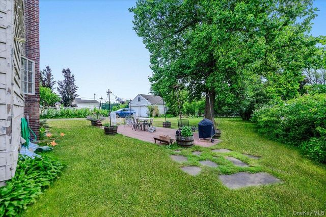 49 Hempstead Avenue, Malverne, NY 11565