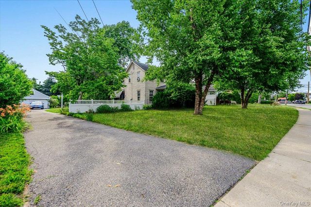 49 Hempstead Avenue, Malverne, NY 11565