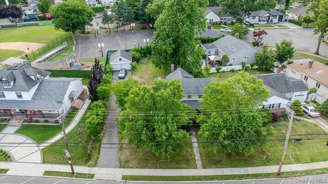 49 Hempstead Avenue, Malverne, NY 11565