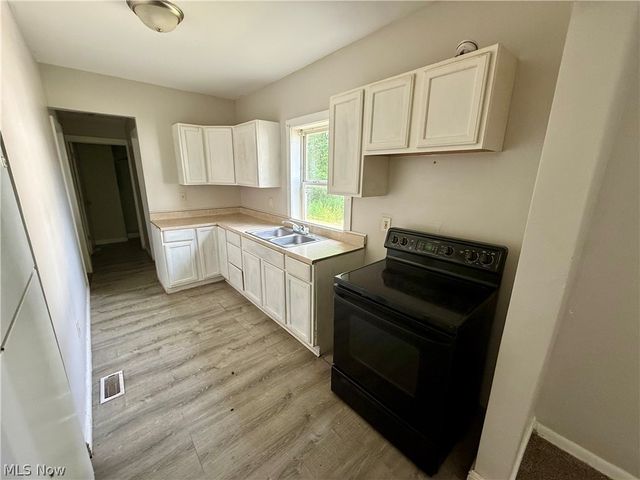 289 Sumner Court, Akron, OH 44311