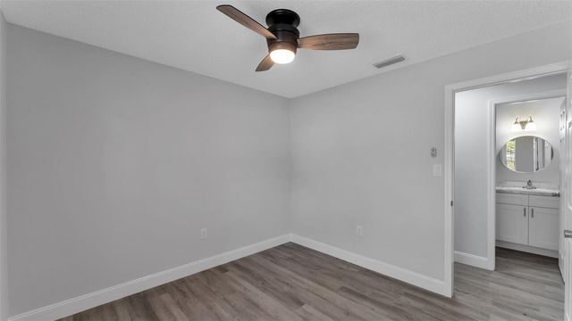 201 E PINE STREET, Davenport, FL 33837