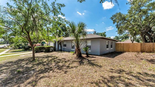 201 E PINE STREET, Davenport, FL 33837