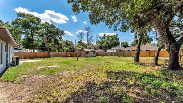 201 E PINE STREET, Davenport, FL 33837