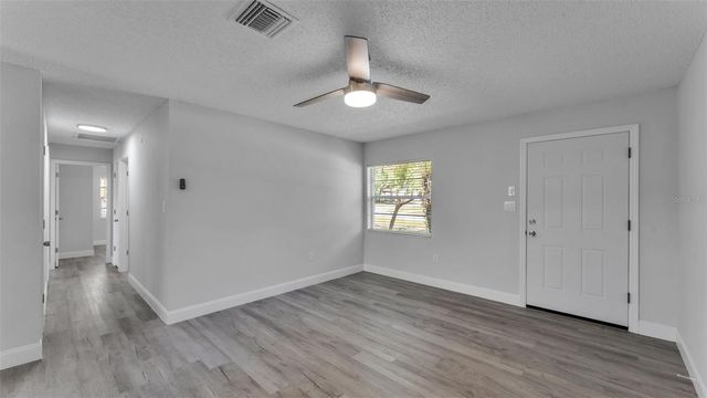 201 E PINE STREET, Davenport, FL 33837