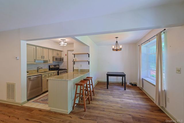 1103 Washington Green, New Windsor, NY 12553
