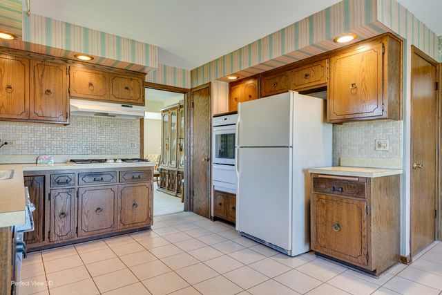 15110 HOLLYHOCK Court, Orland Park, IL 60462