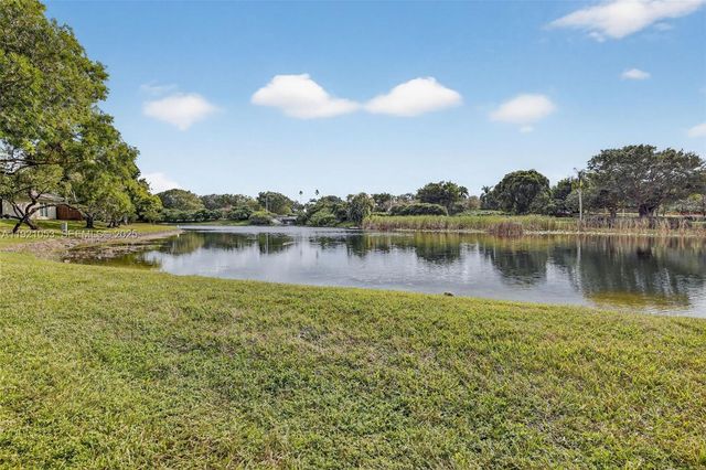 2360 Dover, Weston, FL 33326