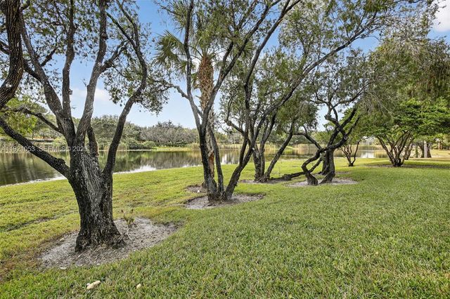 2360 Dover, Weston, FL 33326