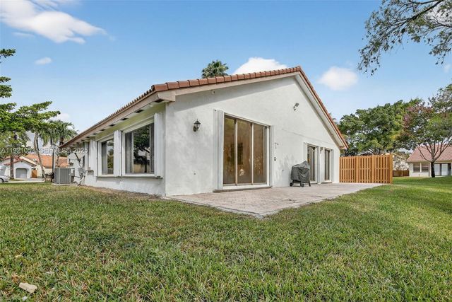 2360 Dover, Weston, FL 33326