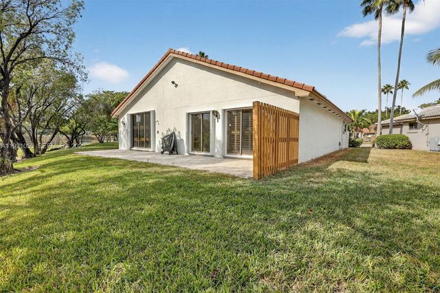 2360 Dover, Weston, FL 33326