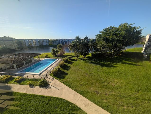 1300 SW 122nd Ave 415-2, Miami, FL 33184