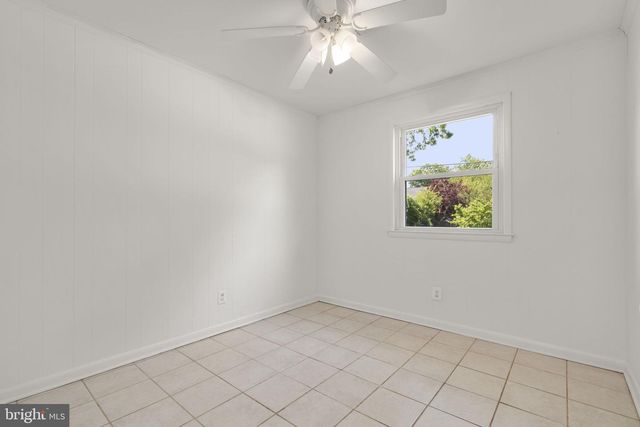 9109 DRAKE PL, College Park, MD 20740