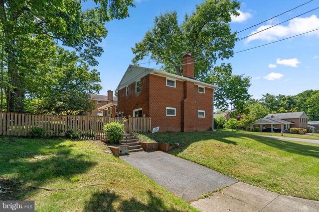 9109 DRAKE PL, College Park, MD 20740