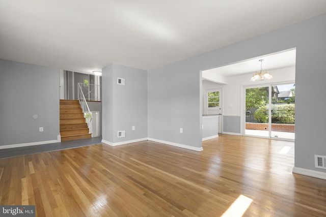 9109 DRAKE PL, College Park, MD 20740