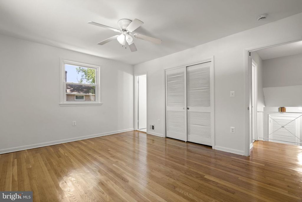 Image 15 of property listing at 9109 DRAKE PL, College Park, MD 20740