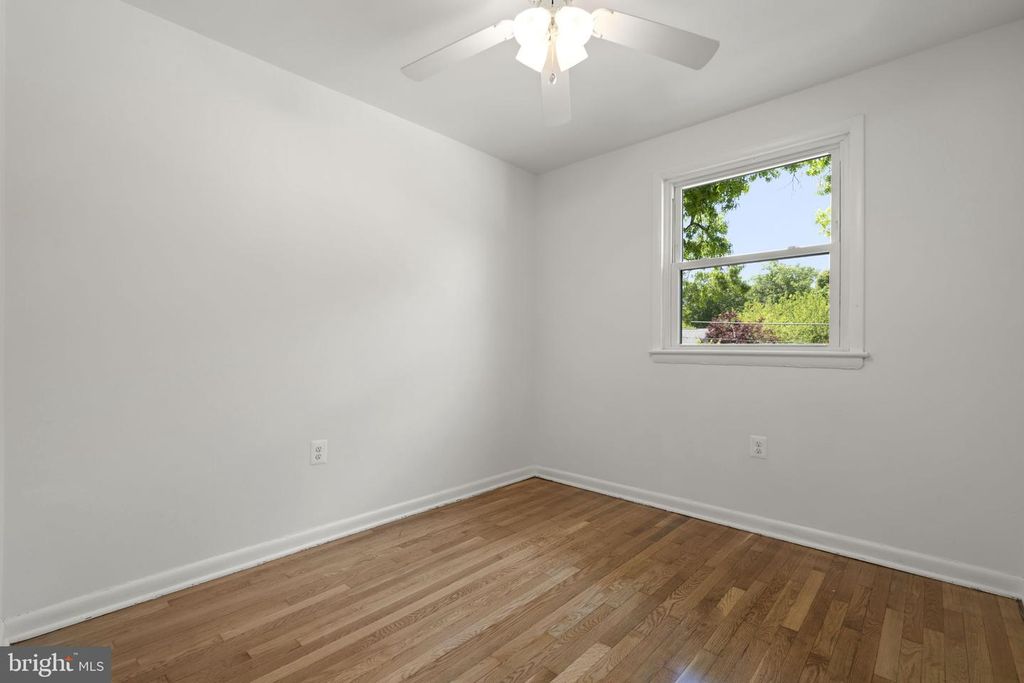 Image 21 of property listing at 9109 DRAKE PL, College Park, MD 20740