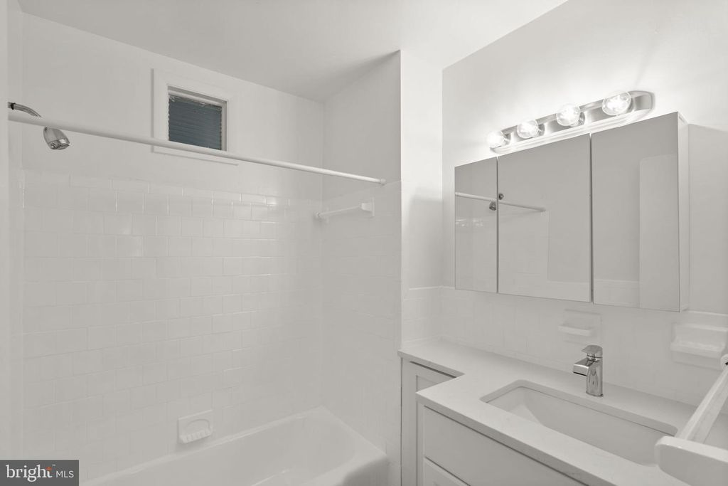 Image 22 of property listing at 9109 DRAKE PL, College Park, MD 20740