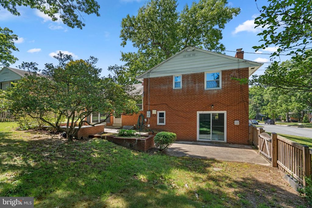 Image 33 of property listing at 9109 DRAKE PL, College Park, MD 20740