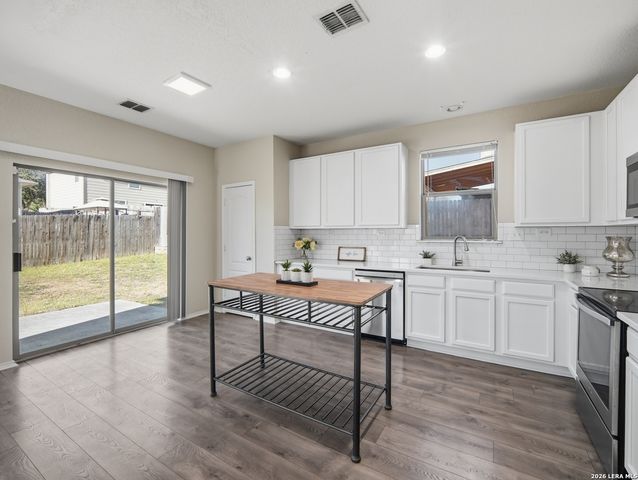 5744 COLUMBIA, Schertz, TX 78154