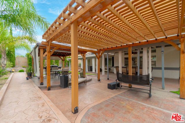 6390 N Angels Peak Drive, San Bernardino, CA 92407