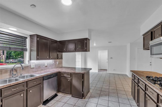 15353 Arrowhead Bend, Willis, TX 77378