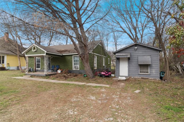 805 E 11th Street, Kemp, TX 75143
