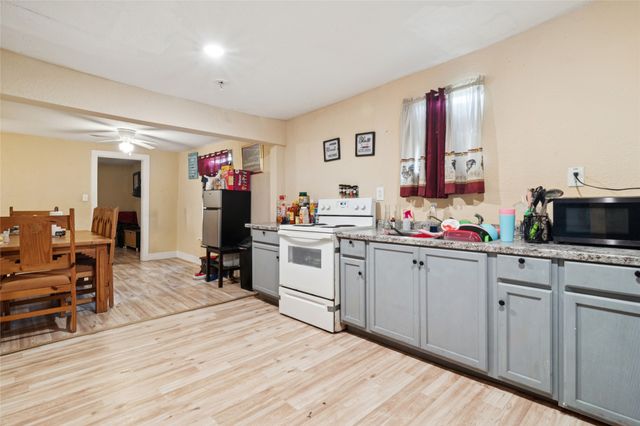 805 E 11th Street, Kemp, TX 75143