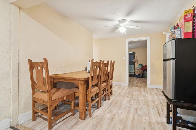 805 E 11th Street, Kemp, TX 75143