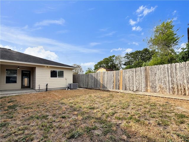 326 Oleander Ave A, Corpus Christi, TX 78404